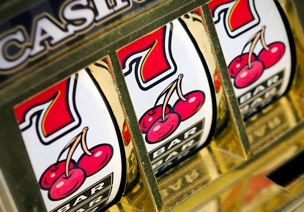Medusa II slot interface showing five reels with mythological symbols on fiatogel88